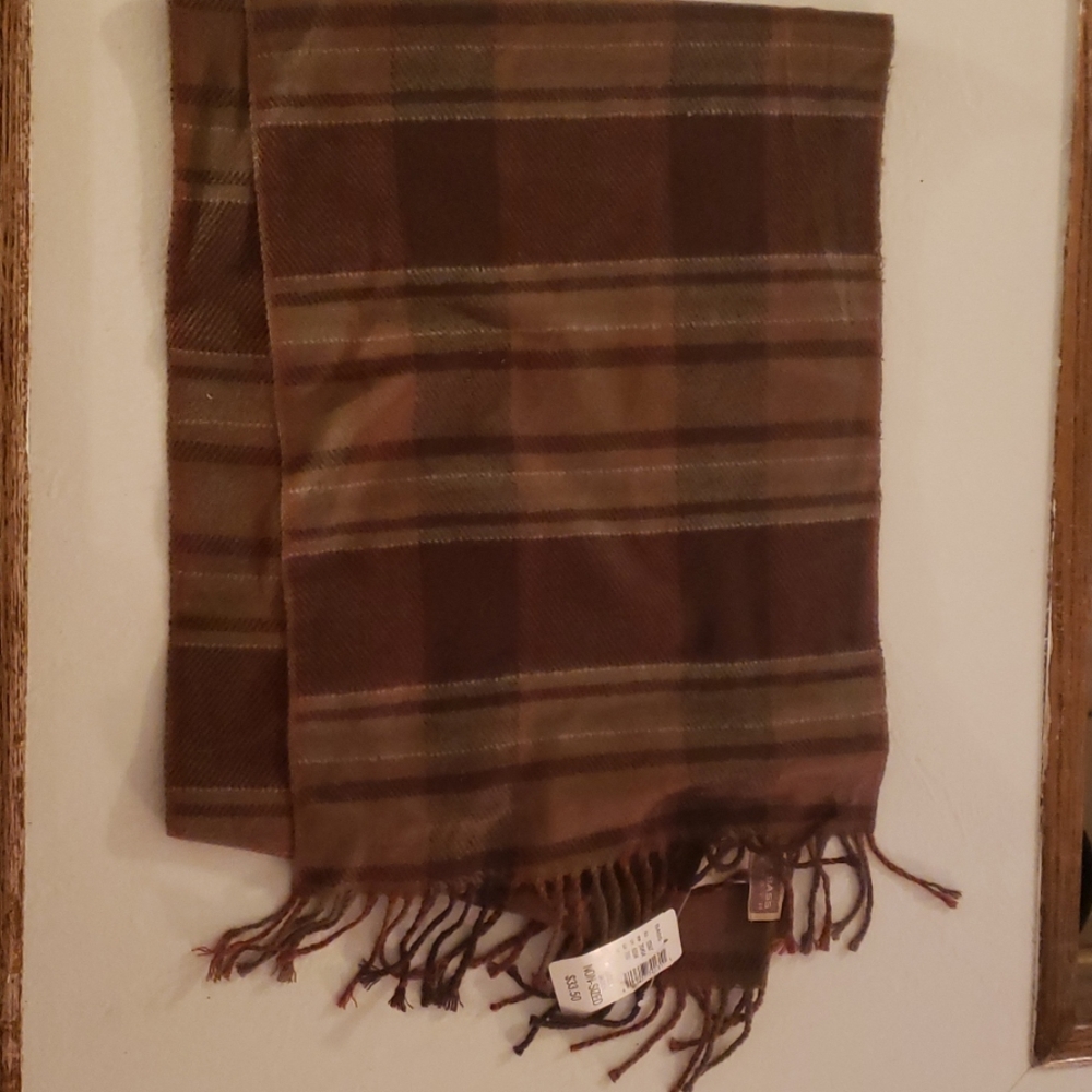 Mens Bass Earth scarf nwt